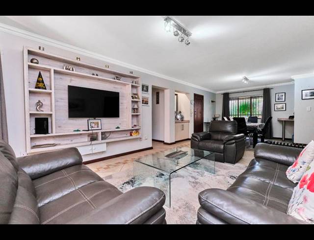 2 BEDROOM PROPERTY TO RENT IN SANDTON CBD